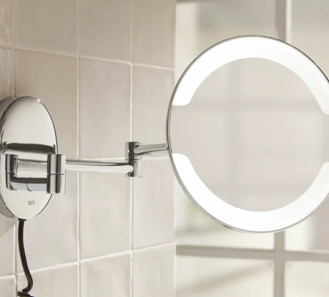 Magnifying mirrors